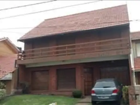 CHALET EN 2 PLTAS.(Bº CONSTITUCION, SECTOR EL BOSQUE "C/ENCA