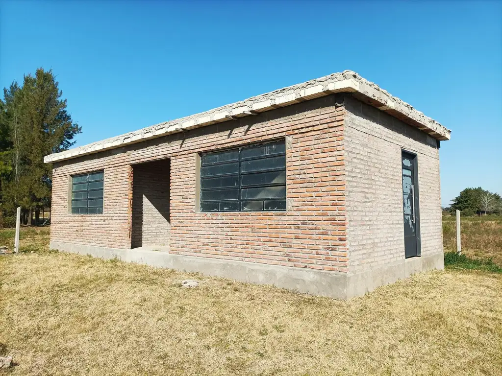 Venta Terreno con quincho en construcción - Arroyo Seco