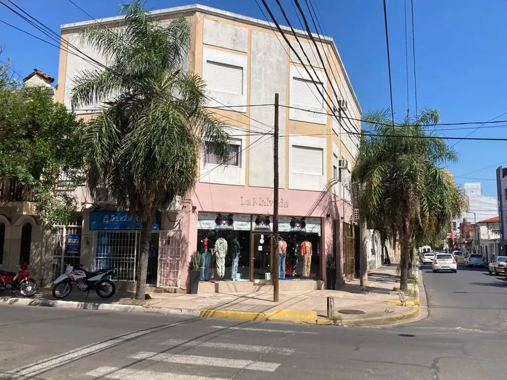 Venta de complejo de dptos y locales comerciales