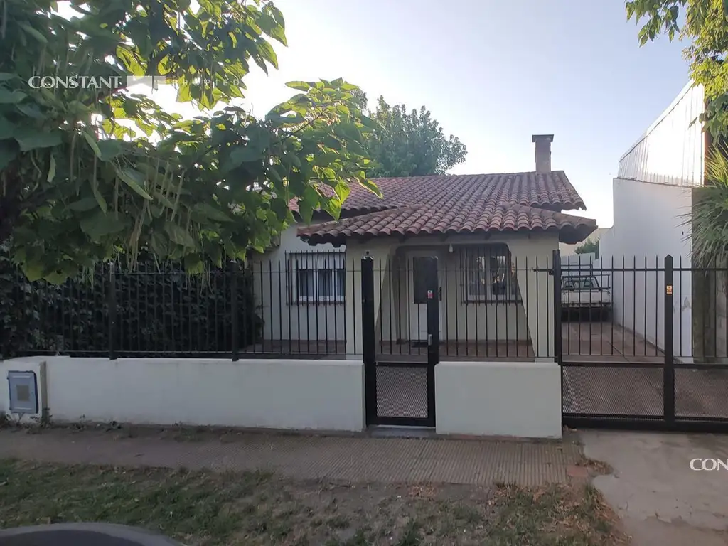 Casa de 2 dormitorios en Venta en La Plata