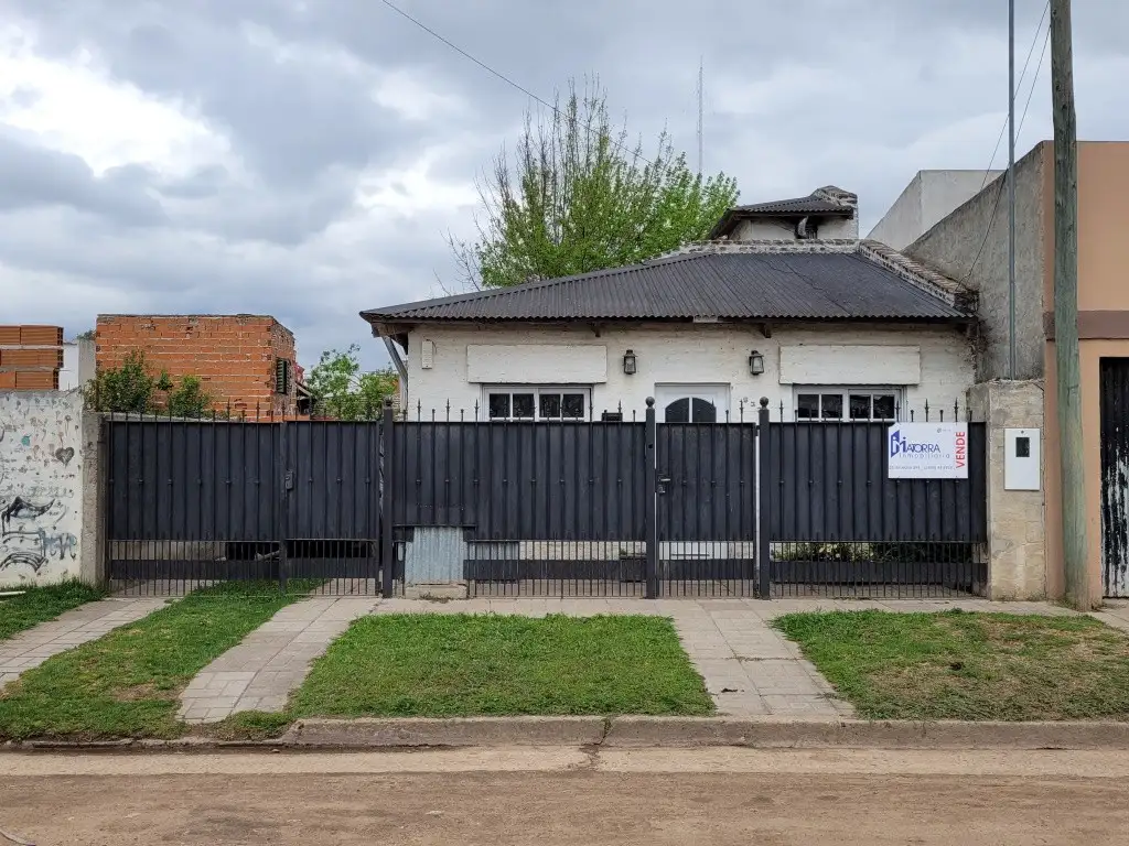 Excelente Propiedad, 3 dormitorios, zona Esc. Soldado Gómez