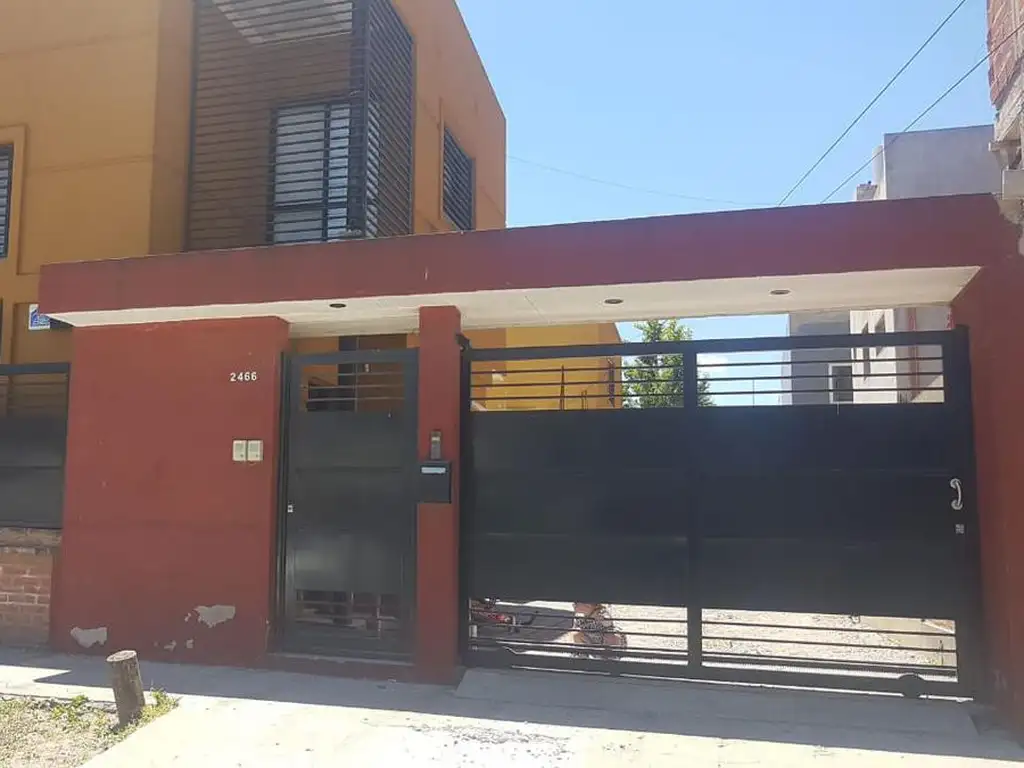 Dúplex en venta - 2 dormitorios 2 baños - Cochera - 122 mts2 - Villa Elvira