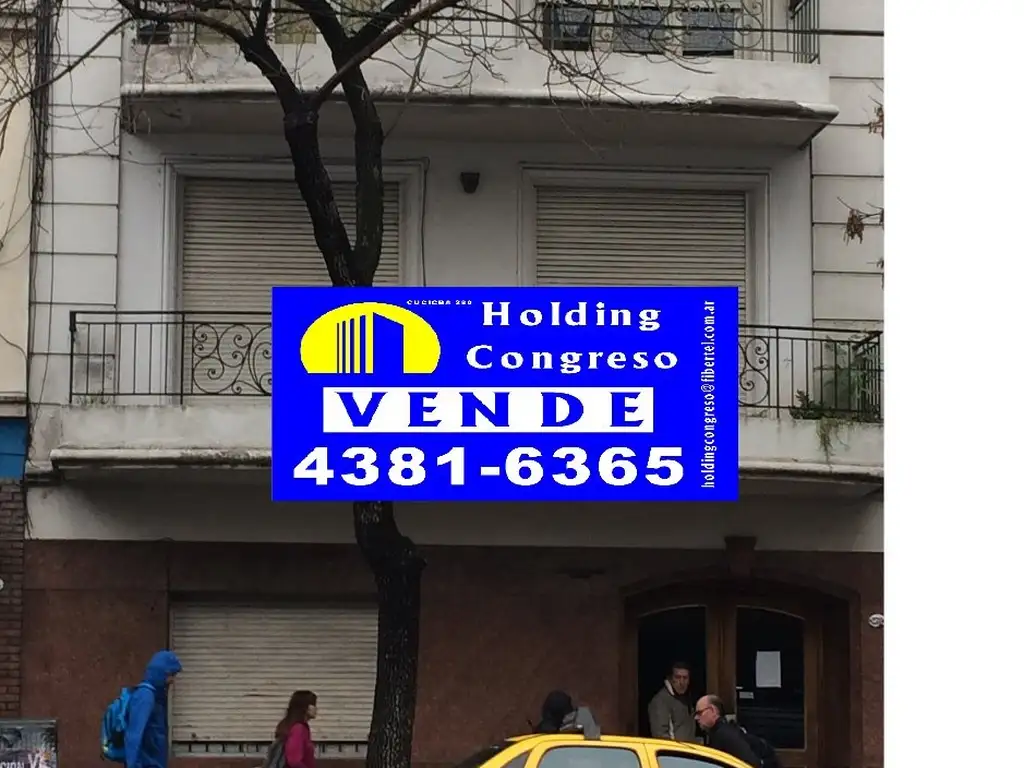 PISO 4 AMBIENTES CON DEPEND. SOBRE AV. INEPENDENCIA AL FRENTE BALCON