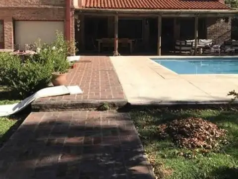 Casa en Venta en Highland Park Country Club - 5 ambientes