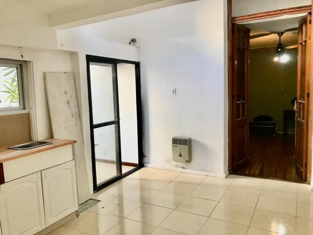 EN VENTA CASA INTERNA UN DORMITORIO MÁS COMODÍN CON PATIO Y TERRAZA REP DE LA SEXTA