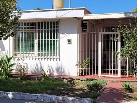 Venta, casa con dpto en barrio Jardín, S. Martín