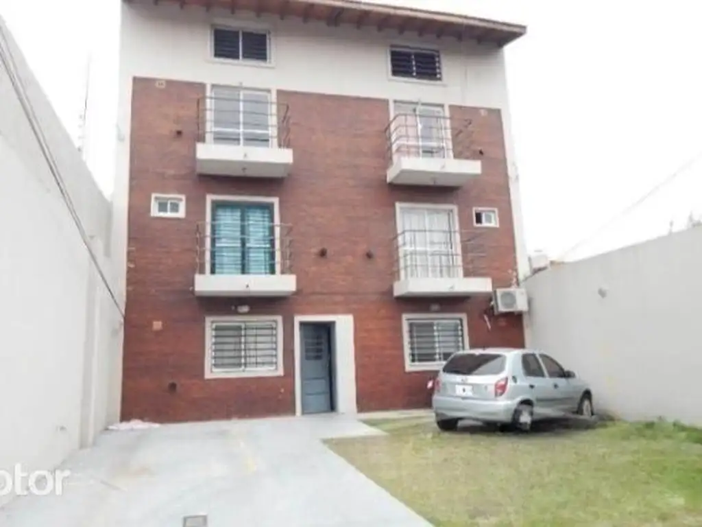 Precioso departamento 2 ambientes planta baja a pocos metros de Calchaqui