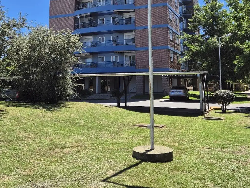 SE ALQUILA DEPARTAMENTO DE UN DORMITORIO CON COCHERA Y ASCENSOR