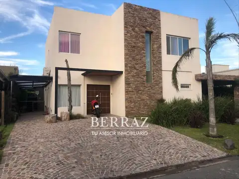 Casa venta 7 ambientes en Los Robles La Cañada de Pilar Lote de 436,10 m2