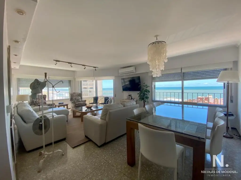 Excelente apartamento con vista panorámica a la Brava