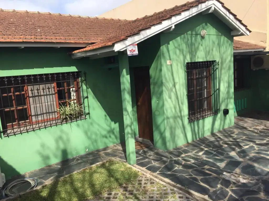 Casa Venta 6 ambientes 30 años, 130m2, 19 E/ 474 Y 476 0, City Bell Adinco