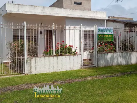 CASA DE 3 AMBIENTES EN BARRIO COLINAS DE PERALTA RAMOS LOTE PROPIO DE 333M2