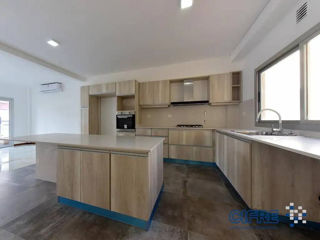 Piso de 4 ambientes a estrenar balcón aterrazado Cochera cubierta, con Amenities.