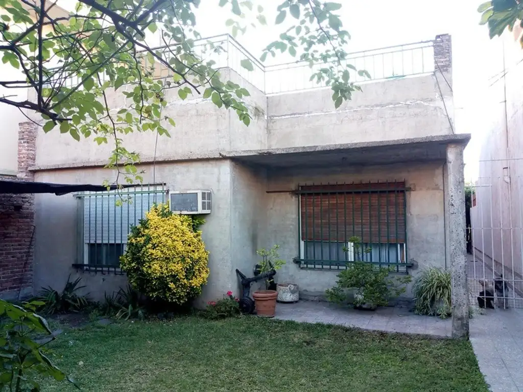 VENTA - CASA 3 ambientes - VILLA MADERO