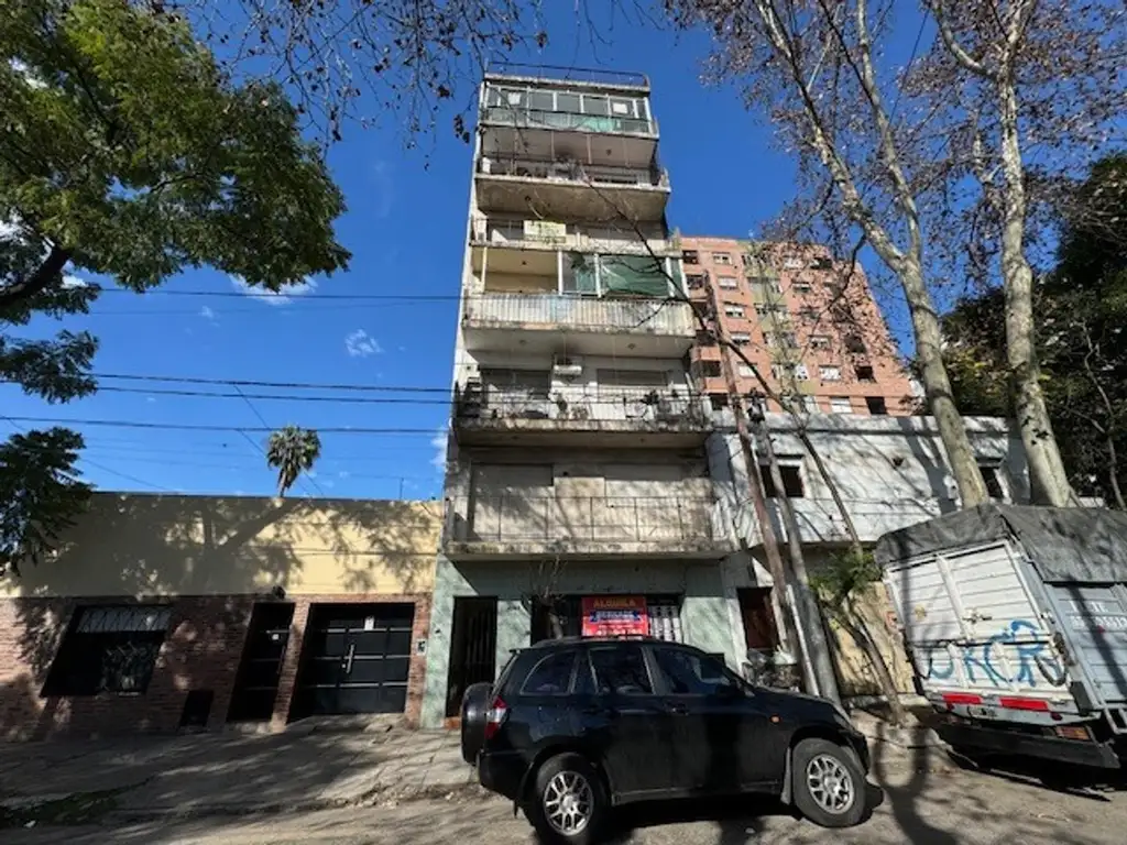 VENTA DEPARTAMENTO DE TRES  AMBIENTES SAN MARTIN CENTRO