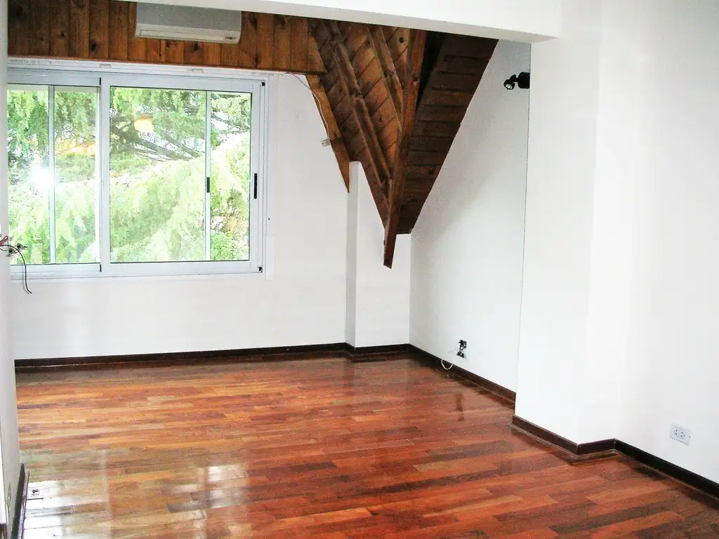 Casa en alquiler en Av Parana 500 - Martinez Vias / Libertador