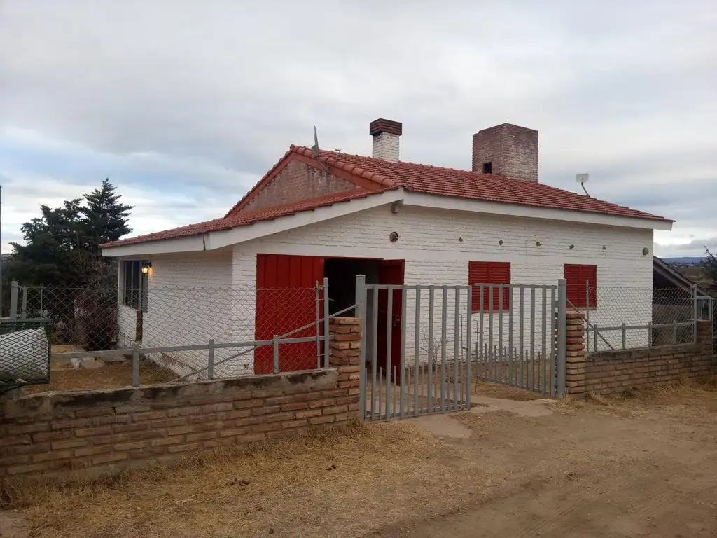 "Hermosa casa en Mirador del Lago"