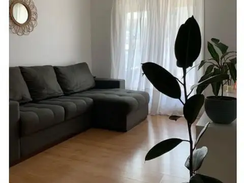 Venta Departamento 2 dormitorios con cochera. Barrio Martin