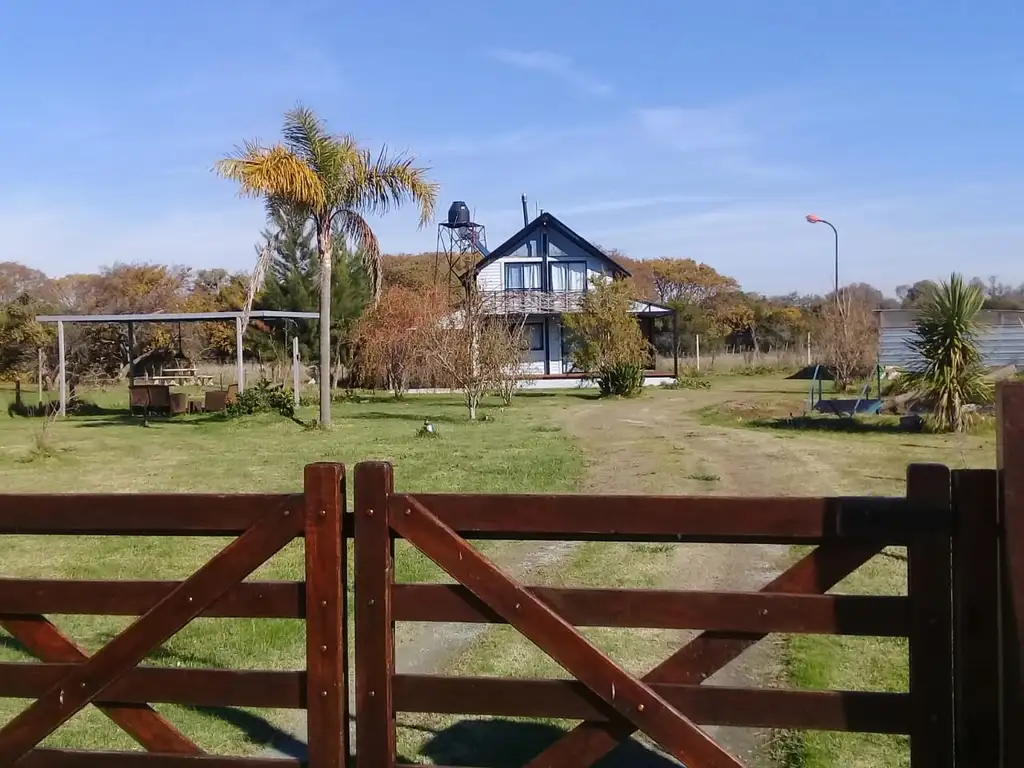 HERMOSA CASA QUINTA, en PUNTA INDIO, cerca del RIO DE LA PLATA.