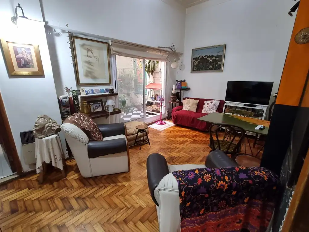 Venta 2 ambientes con patio en Recoleta