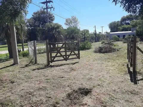 Hermosa esquina en Empalme Lobos