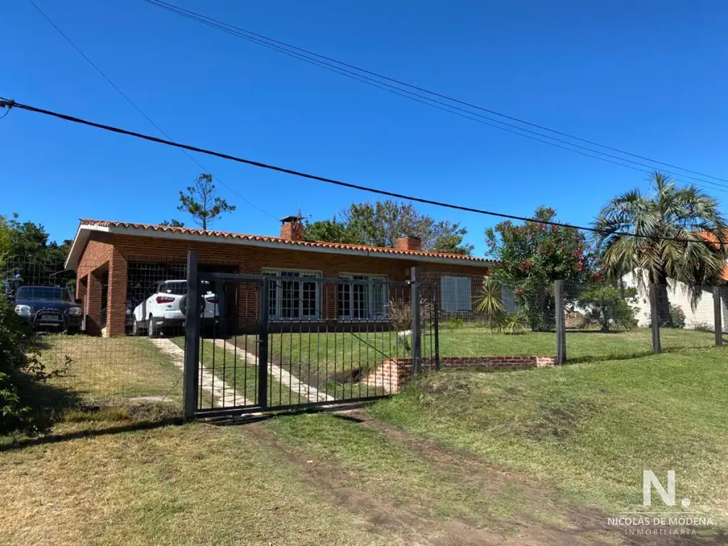 Vende casa de 3 dormitorios en Pinares, cerca del mar, Punta del Este