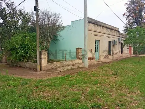 Venta casa antigua en Susana - Amplio terreno en esquina