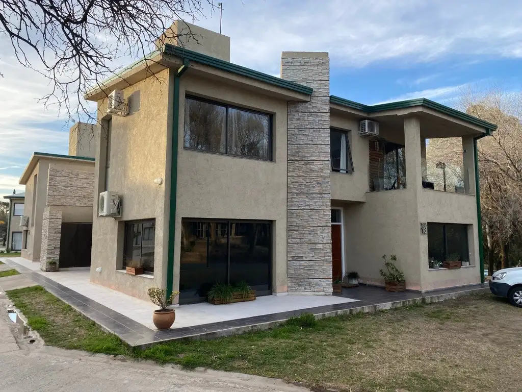 DUPLEX EN VENTA EN COUNTRY LA ARBOLADA CARLOS PAZ