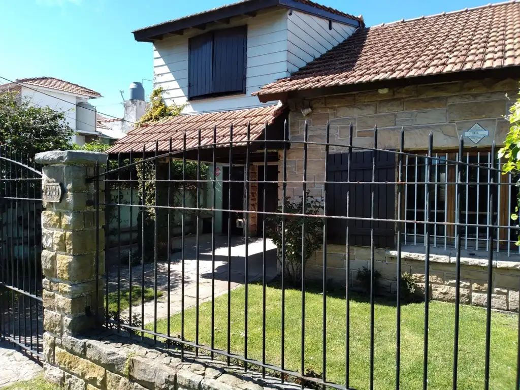 CHALET ESTILO MAR DEL PLATA