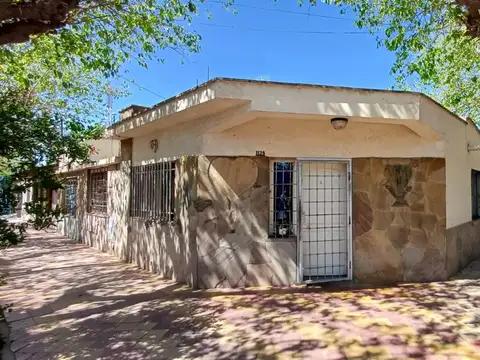 EN VENTA CASA ESQUINA EN SAN JOSÉ GUAYMALLÉN