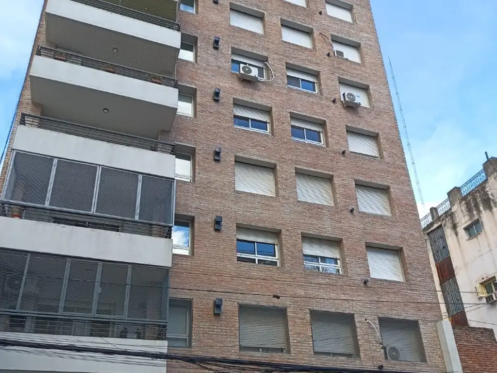 VENTA LOCAL  EN EL MICROCENTRO DE ROSARIO. MAIPU  Y SAN LUIS U$S 63000