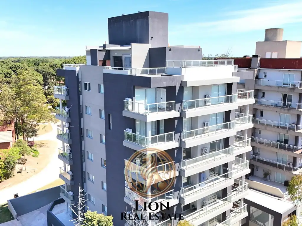 Venta Departamento Pinamar Centro a estrenar amplio balcón