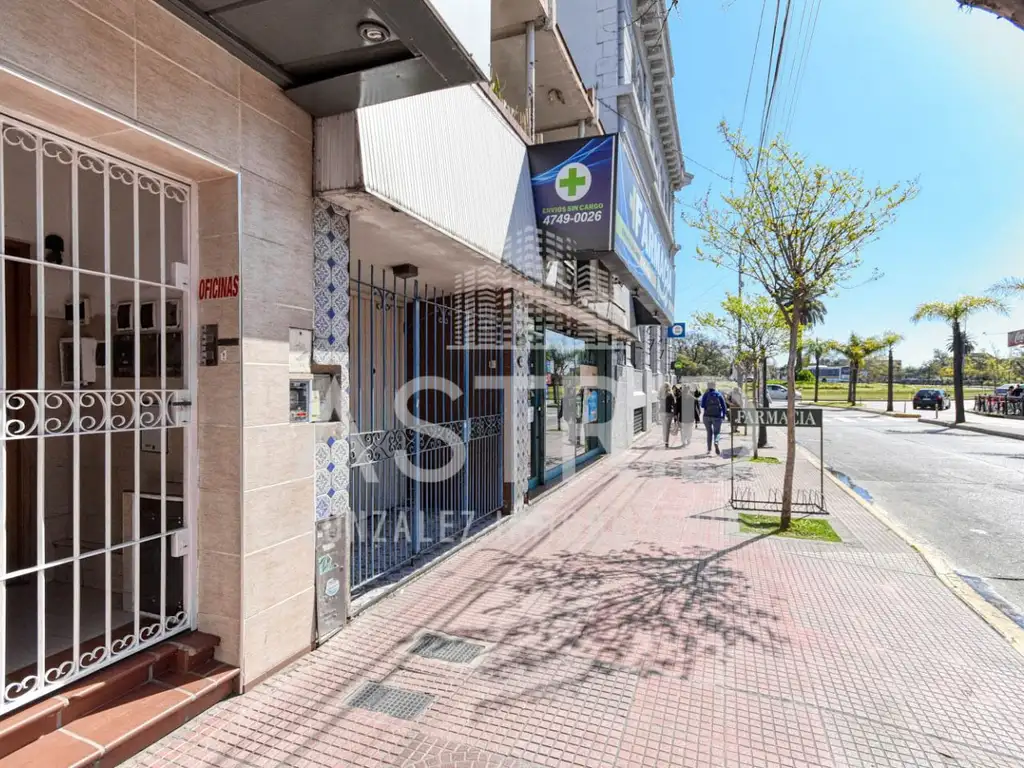 Venta de local en el centro de Tigre, lote apto edificio