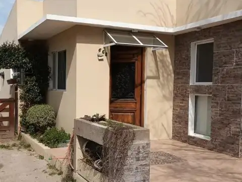 Casa en venta - 2 dormitorios 2 baños - 140mts2 - La Lucila Del Mar