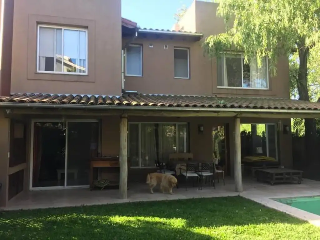 Lindísima casa en SUPER lugar en Barrio Cerrado en Las Lomas de San Isidro