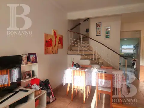 Cómodo PH en  VENTA 4 AMB con Patio y Terraza  BARRIO RIVER