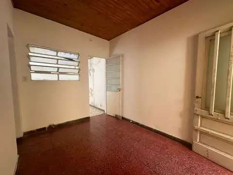 VENTA CASA INTERNA UNICA DOS DORMITORIOS PATIO