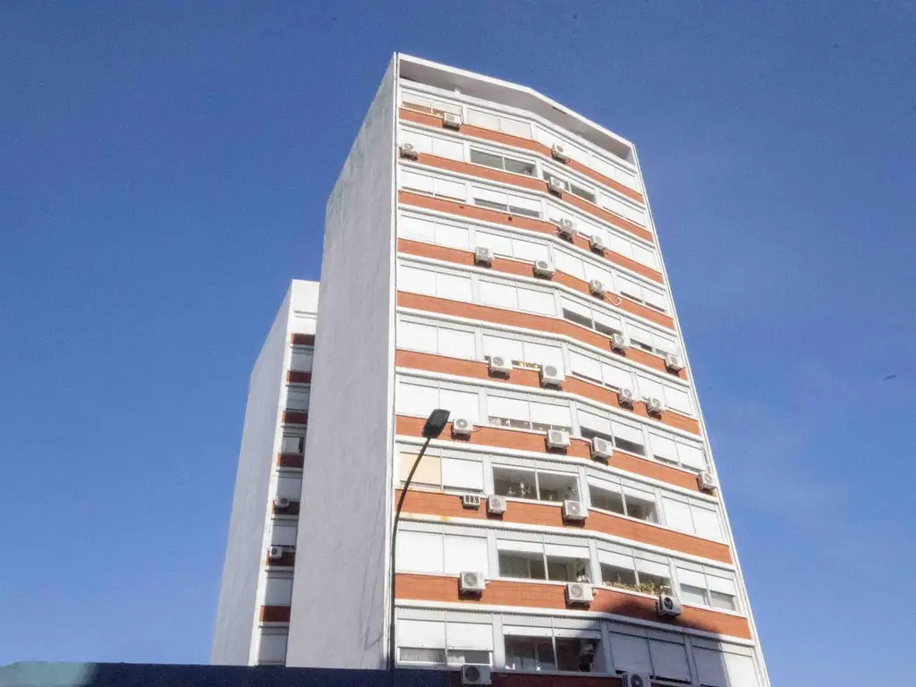 Departamento de 3 ambientes en venta, en Martínez.