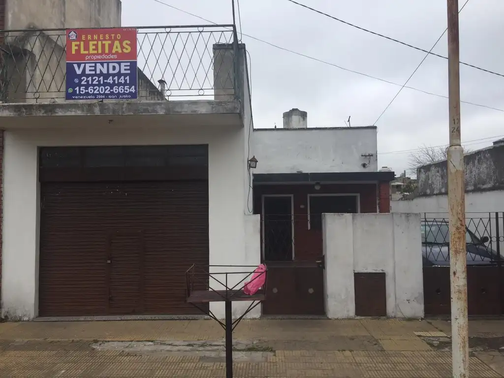 VENTA CASA DE 3 AMBIENTES CON LOCAL EN LOTE PROPIO