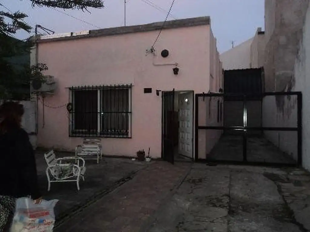 VENTA CASA 3 AMB 225 M2 COCHERA LANUS OESTE