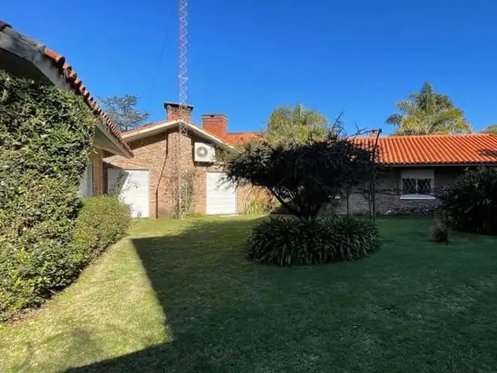 Casa  en Venta en Carrasco, Montevideo