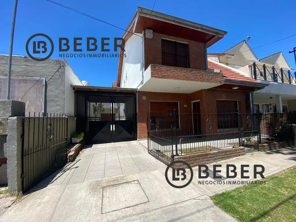 Venta casa 5 ambientes con patio, Villa Primera, Mar del Plata