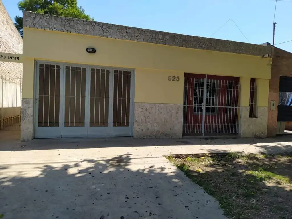 VENTA CASA Bo.BELGRANO todos los servicios