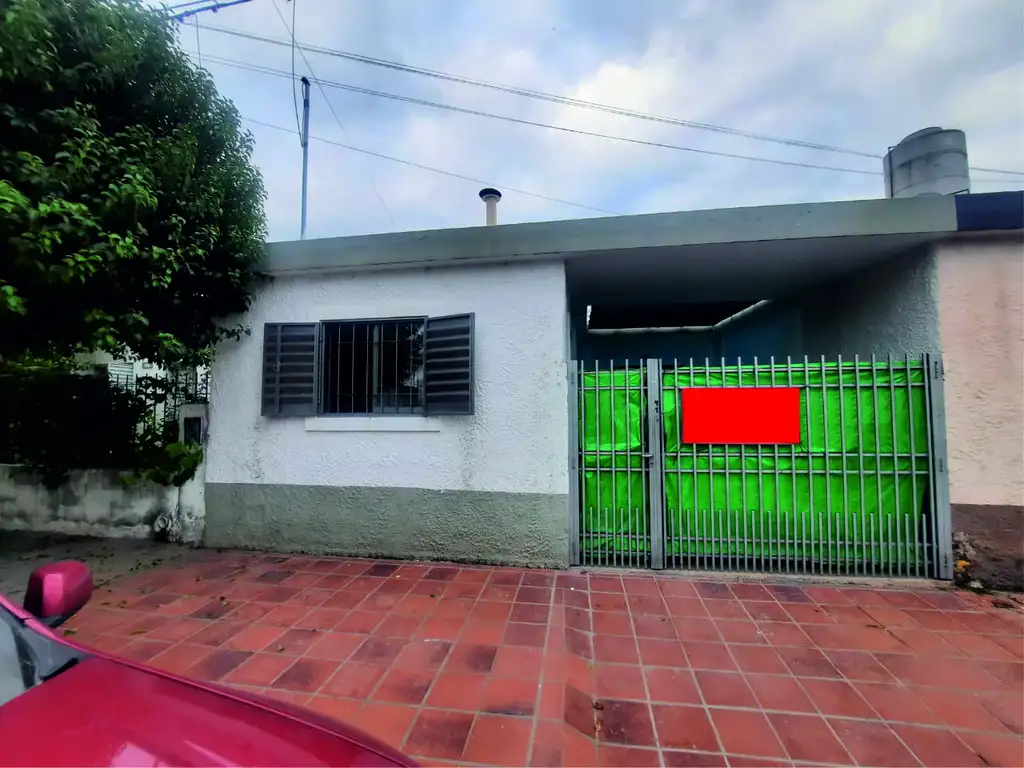 Se vende casa en Alta Gracia con muy buena ubicación 626