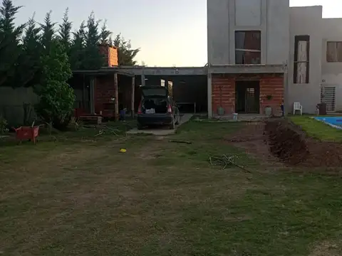 Casa en venta - 3 Dormitorios 2 Baños 2 Cocheras - 1000Mts2 - Baradero