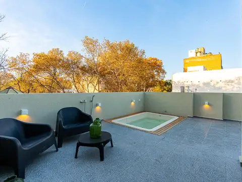 CASA EN VENTA 3 DORMITORIOS, COCHERA, TERRAZA CON PILETA. ECHESORTU