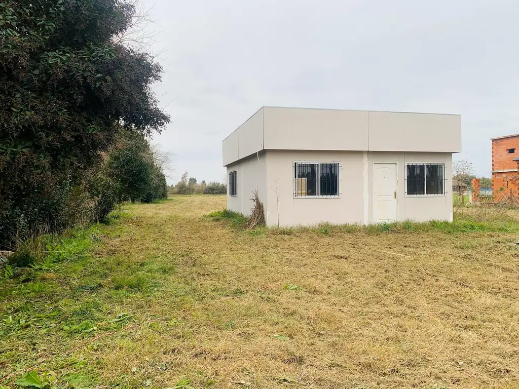 Casa en esquina de 3 amb. a la venta en Vicente casares a pocos metros de la autopista