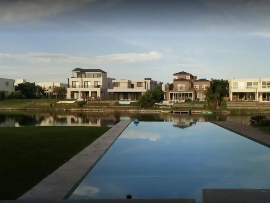 Áreas comunes piscina, club-house en Nordelta - Los Lagos
