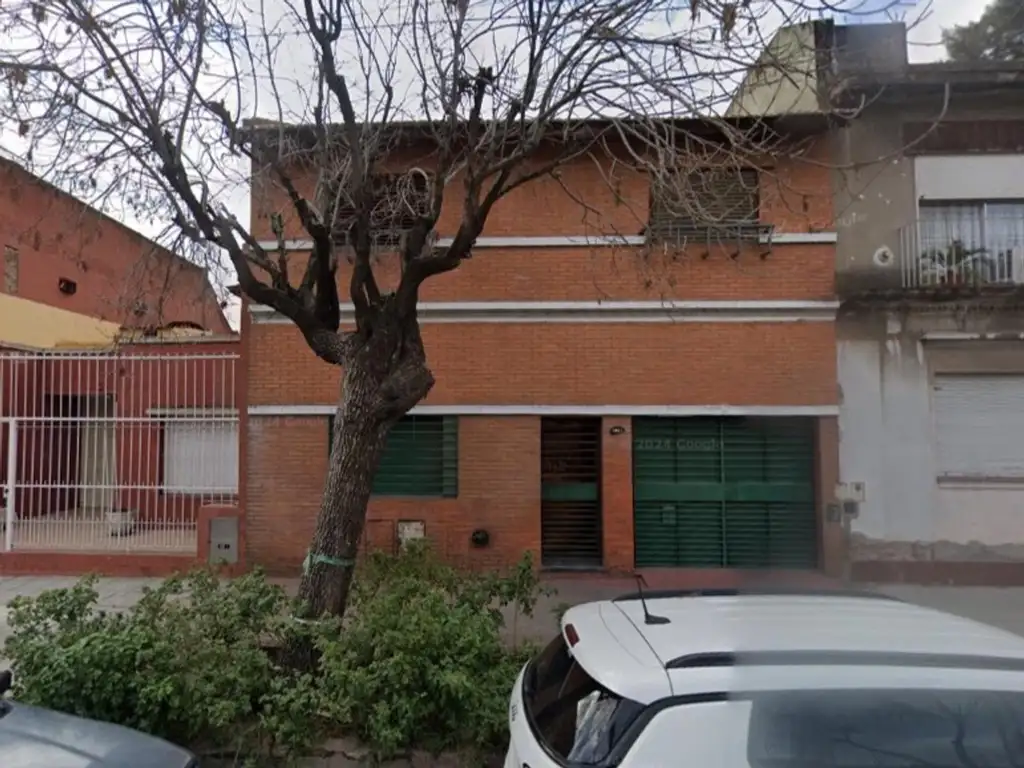 CASA EN BARRACAS - A RECICLAR