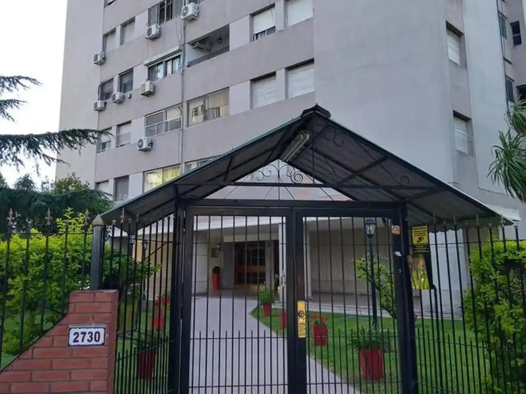 Departamento 4 ambientes con balcon y lavadero en Villa Celi